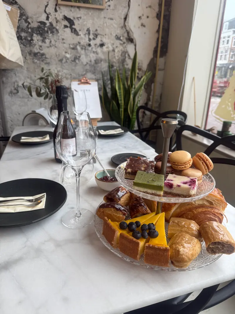 Afternoon tea theeproeverij