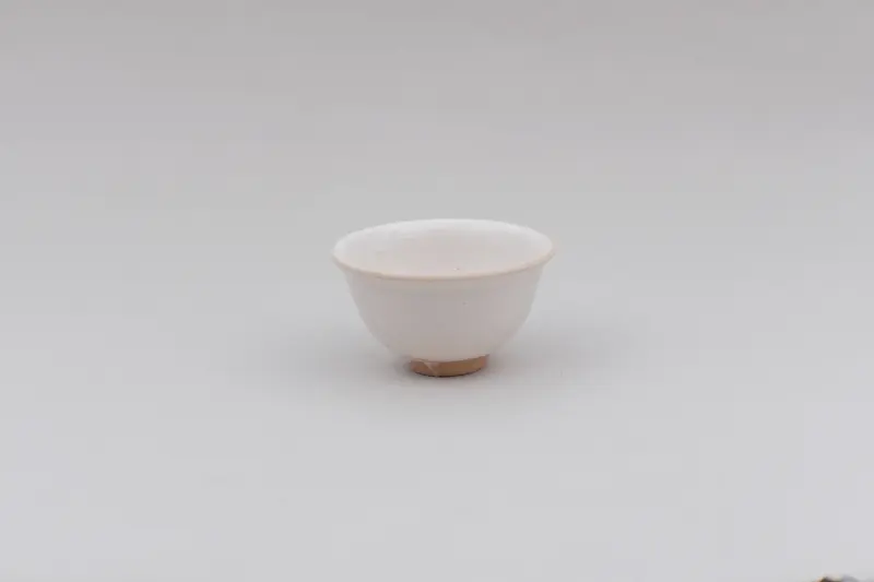 Azmaya Hagi ware sake cup with a white glaze made at the Oya kiln in Yamaguchi
