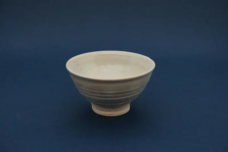 Azmaya Igayaki rice bowl with a white glaze made at the Kōbō kiln in Mie