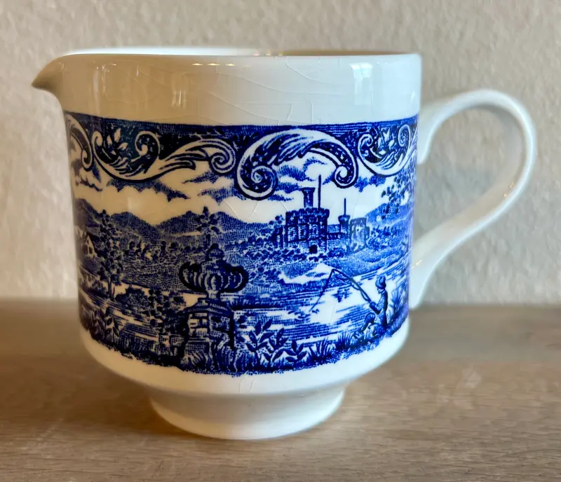 Melkkan - Broadhurst Staffordshire - Ironstone - made in England - decor FISHERMAN/THE ENGLISH SCENE uitgevoerd in blauw