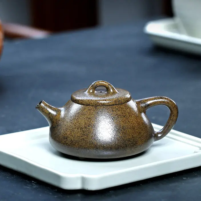 Shi Piao Teapot + 2 Cups, Duan Ni Clay, Dragon Kiln Fired, Feng Wang 200 ml