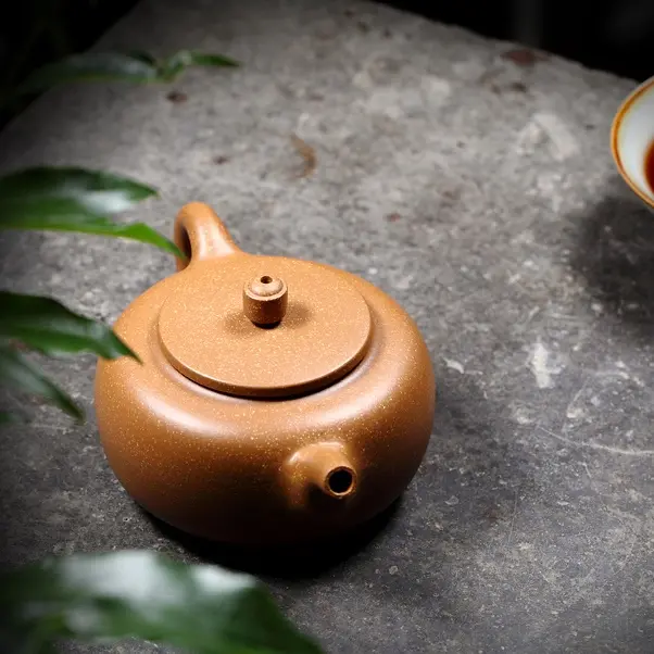 Small Duanni Clay Yixing Teapot, Li Xiao Lu 140ml