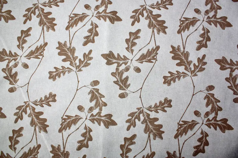Tafelloper - Bruin Eikenblad - 80% Katoen - 20% Polyester - 50 cm x 140 cm