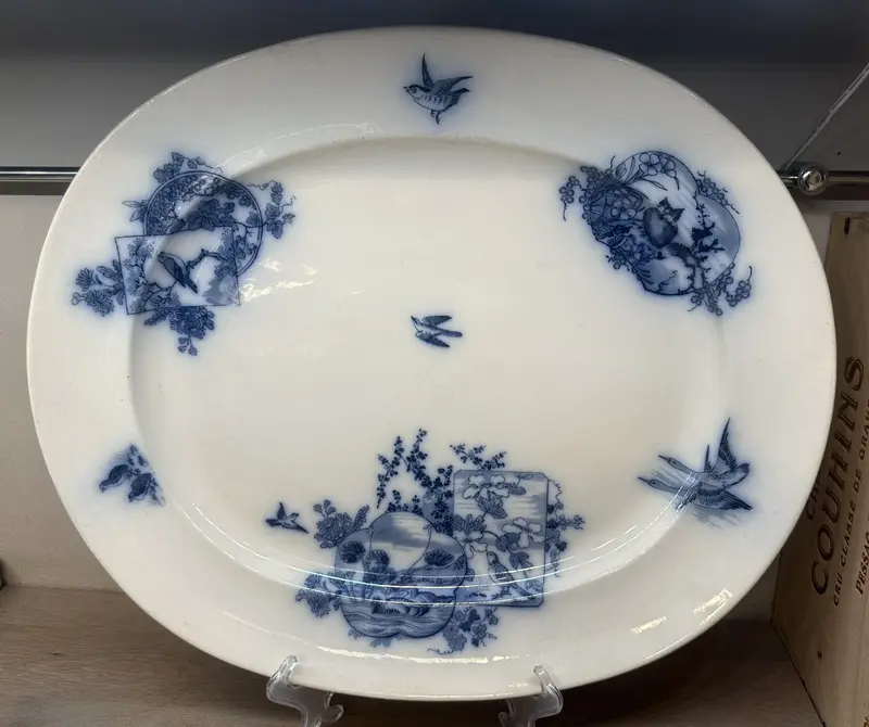 Vleesschaal / Gevogelteschaal - groot model - B.F.K. (Boch Frères Keramis) - décor JAPON in vloeiblauw