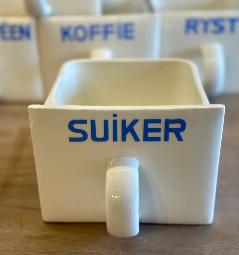 Voorraadbak voor keukenkast/kruidenkast - Villeroy & Boch - grote uitvoering met opschrift SUIKER